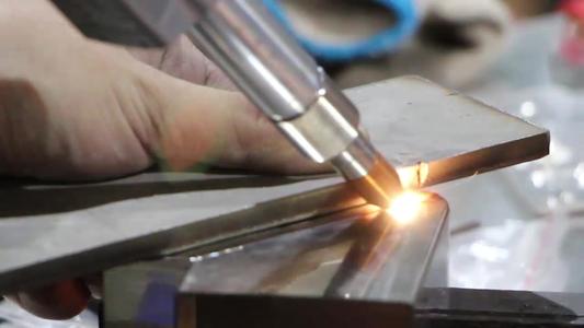 大功率激光焊接机适合大型制造业